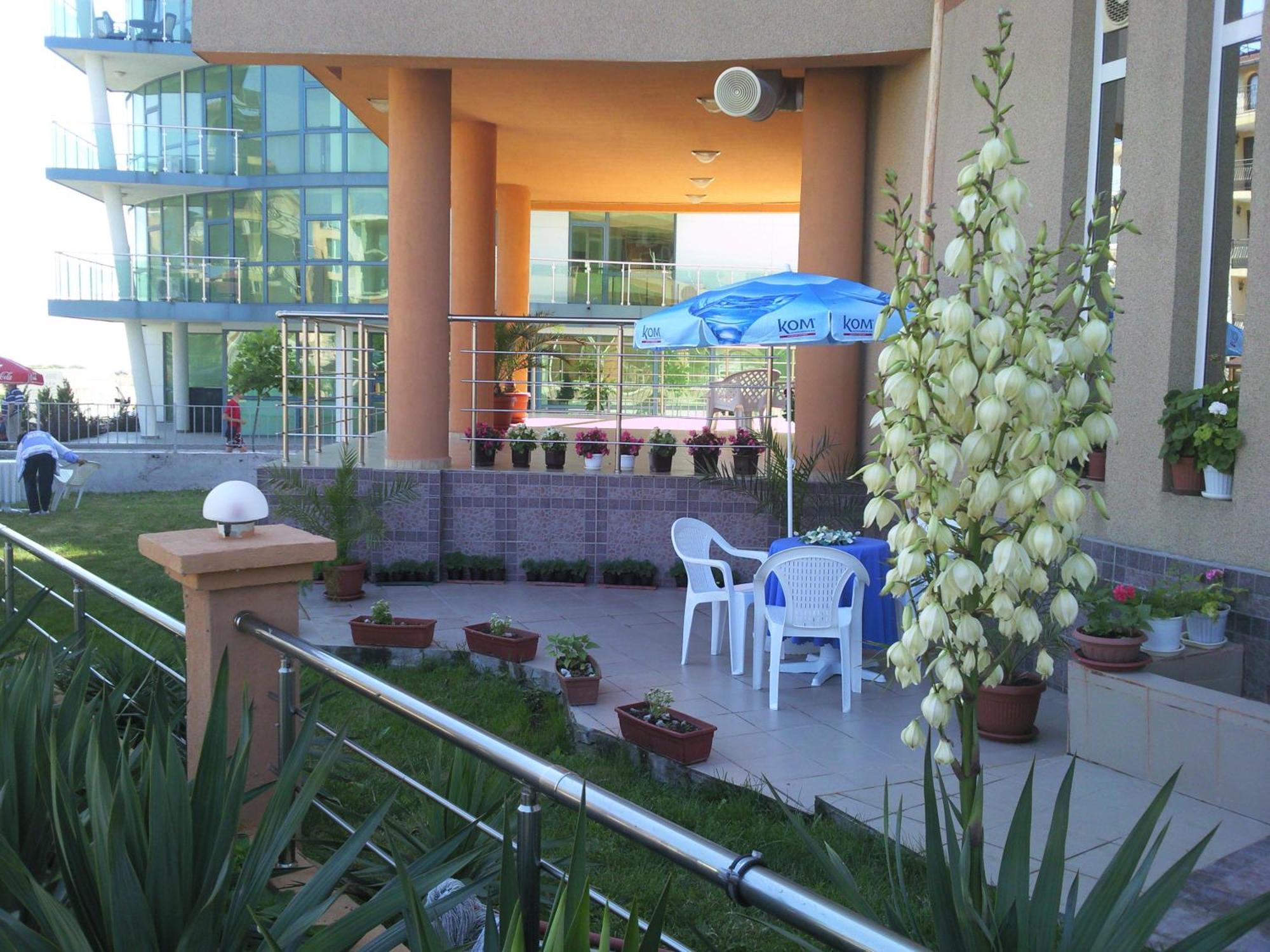 Hotel Venecia Primorsko Exterior photo