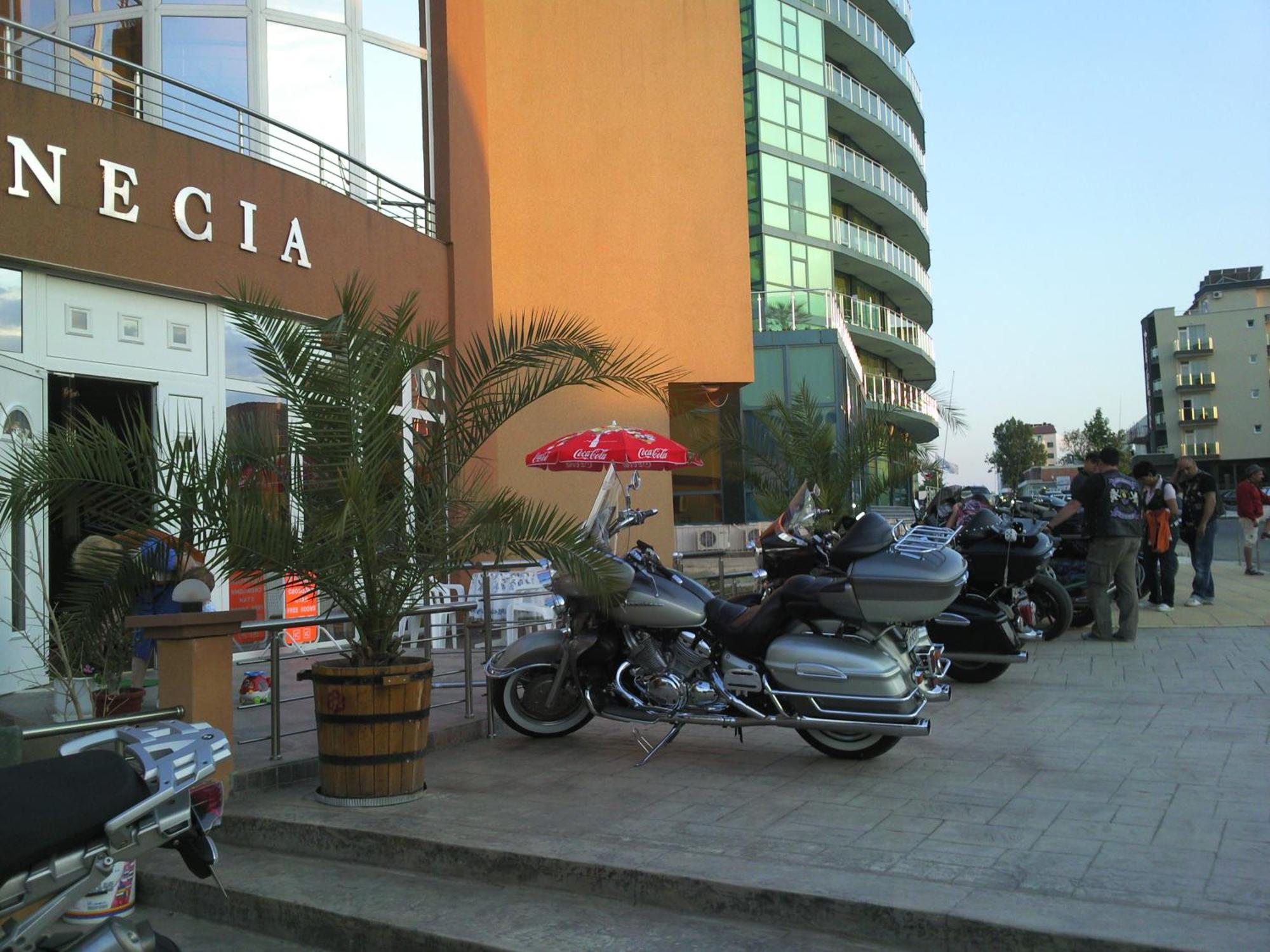 Hotel Venecia Primorsko Exterior photo